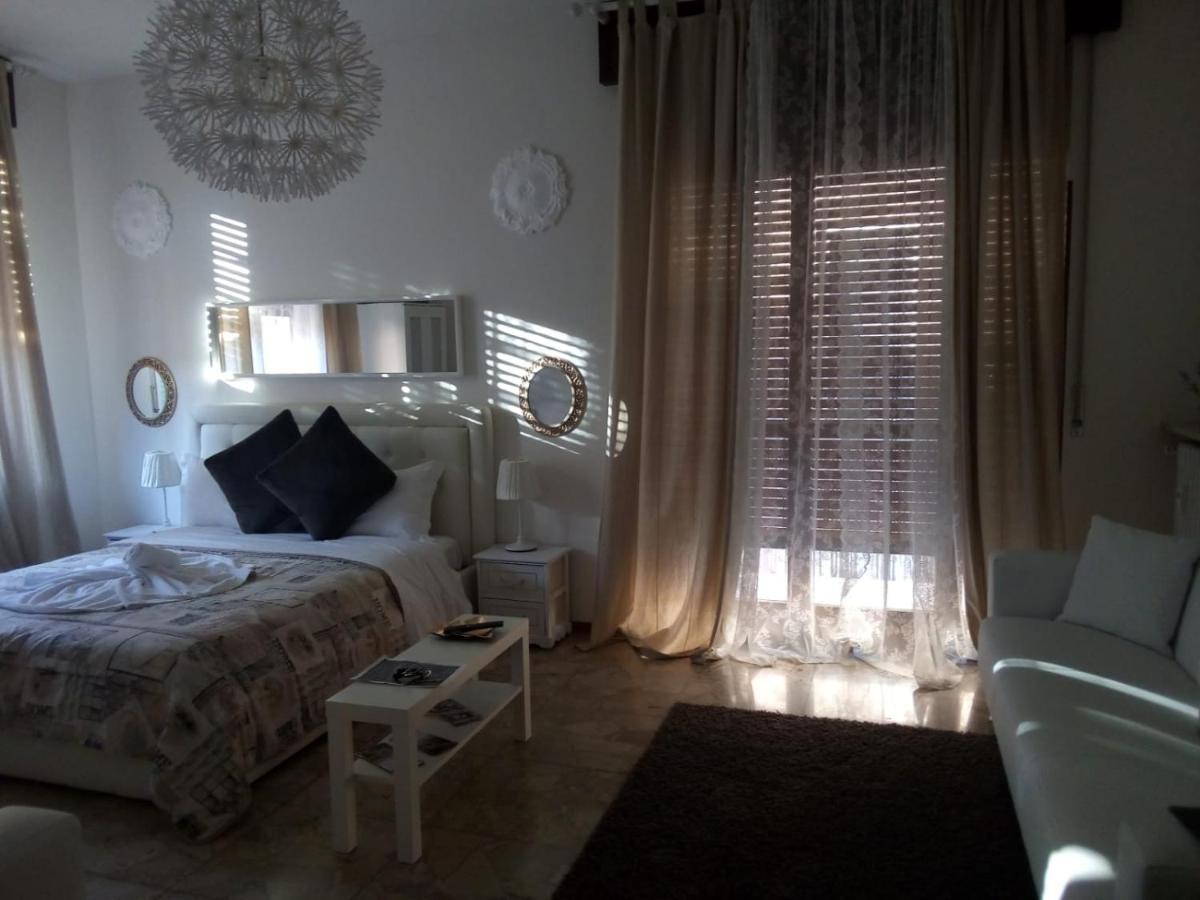 ורונה Guest House Piazza Isolo מראה חיצוני תמונה